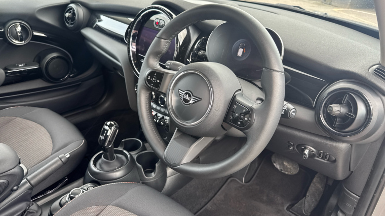 MINI Hatchback 1.5 Cooper Classic 3dr Auto Petrol Hatchback